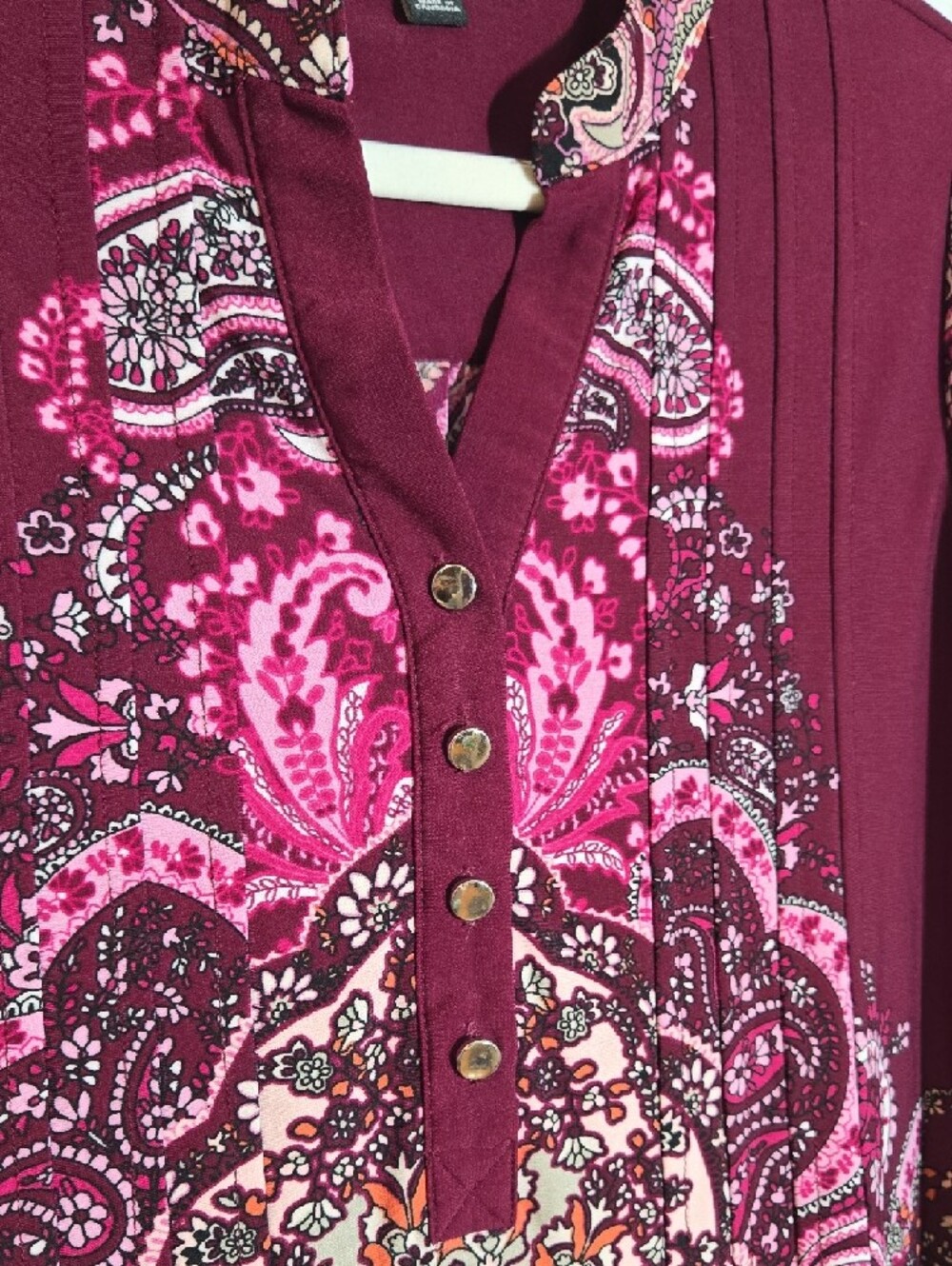 Roz & Ali Paisley Henley Tunic in Berry and Pink Size Medium - Picture 3 of 6